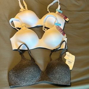 Hanes ultimate wireless bra’s 34C (set of 3)